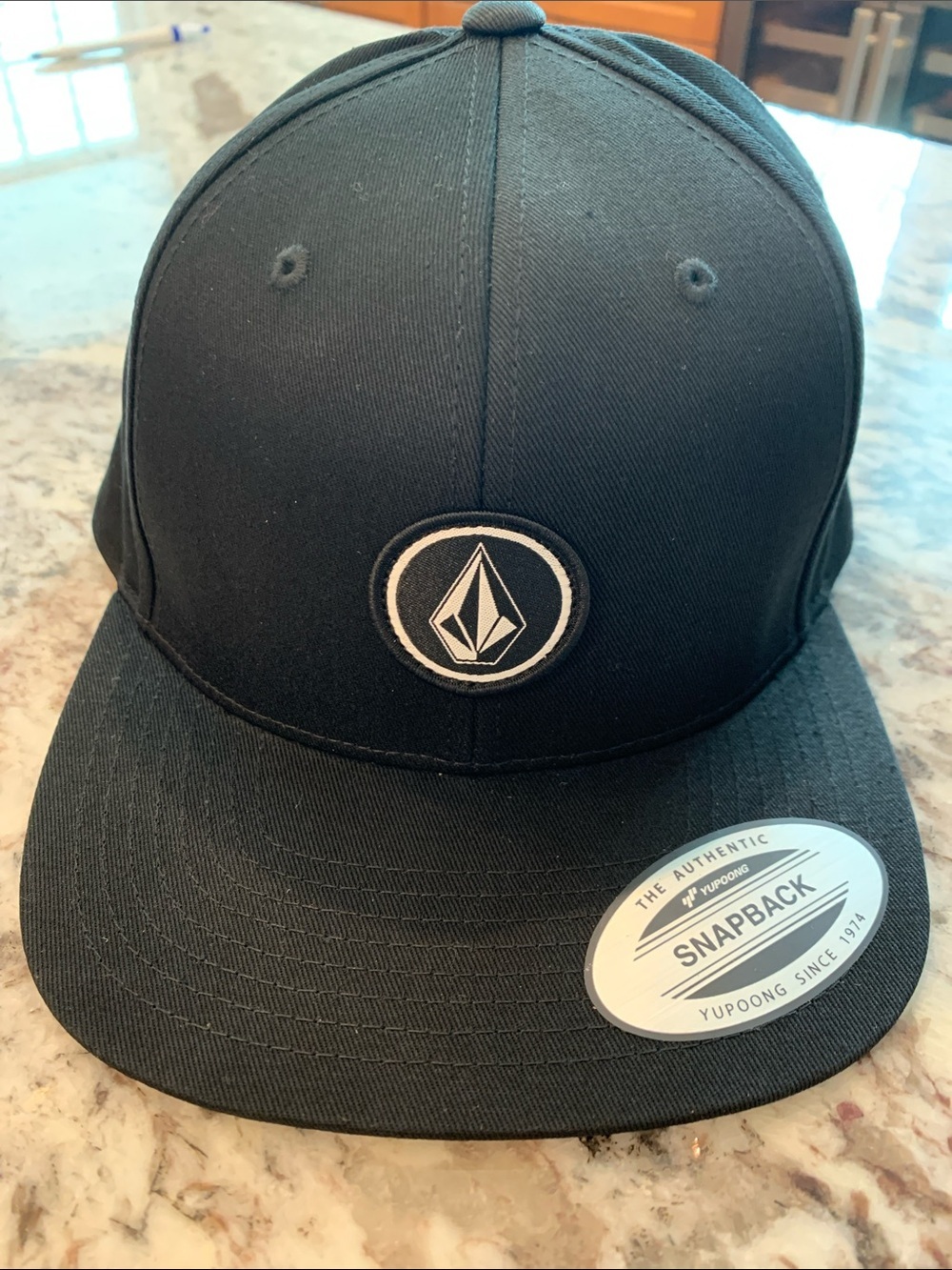 VOLCOM FLEXFIT ADJUSTABLE